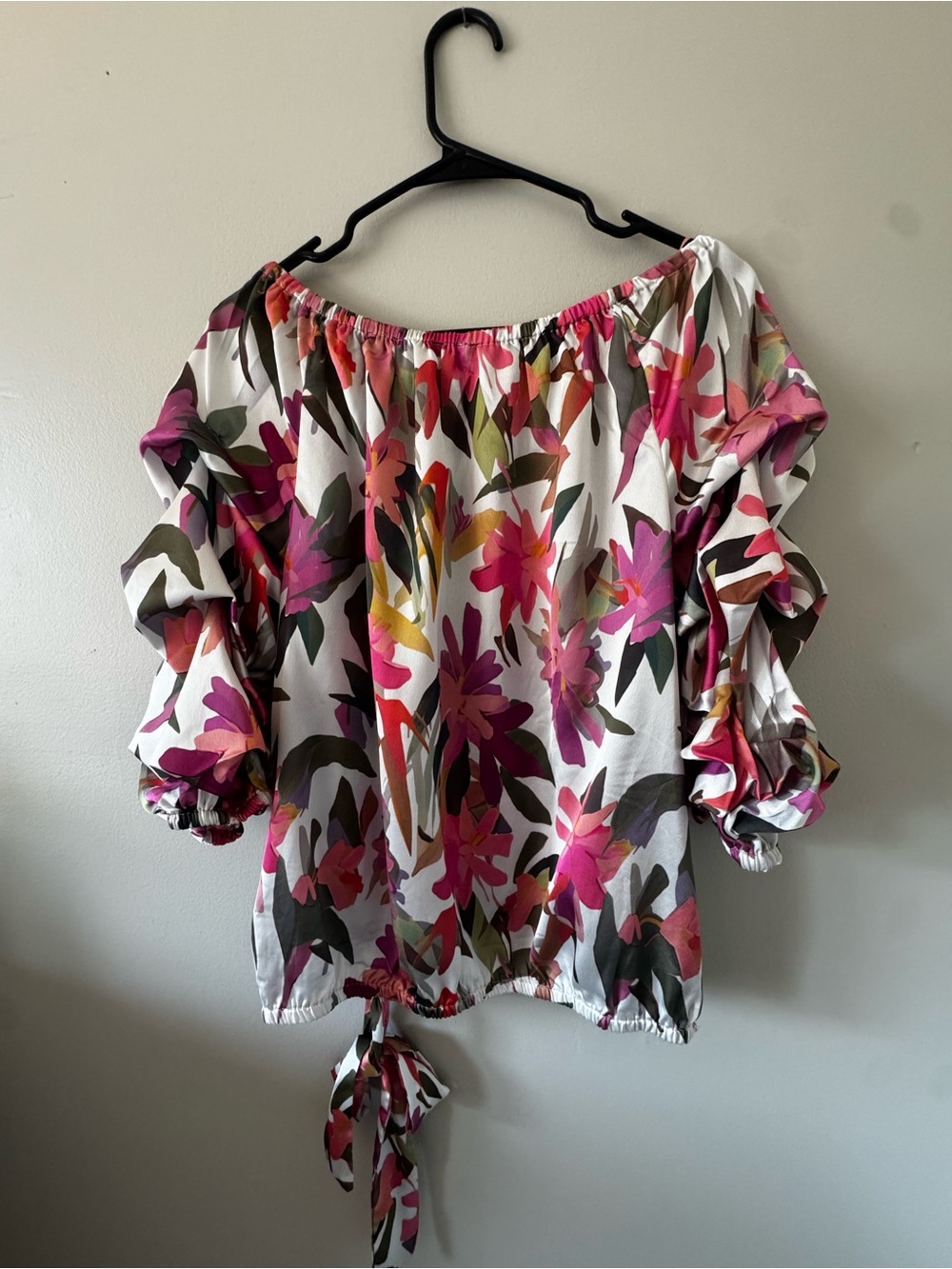 Vince Camuto White Off-Shoulder Floral Tie-Hem Top with Pink and Green Accents